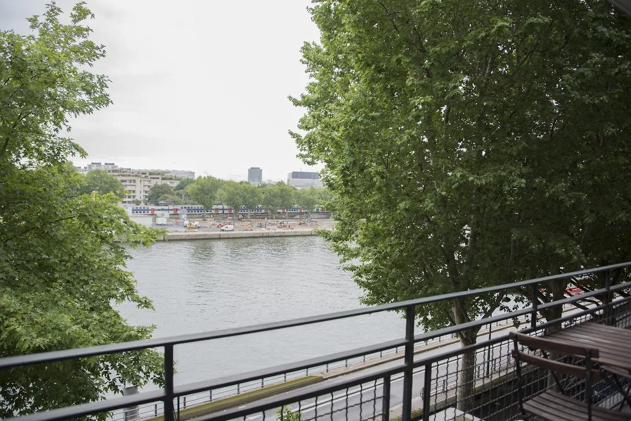 Veeve - By The Riverbank Paris